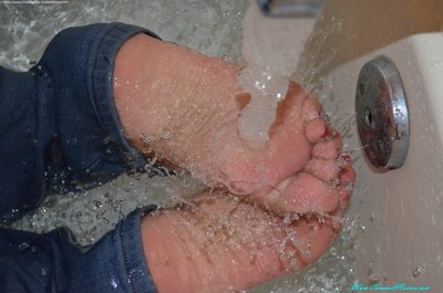 feet2.jpg